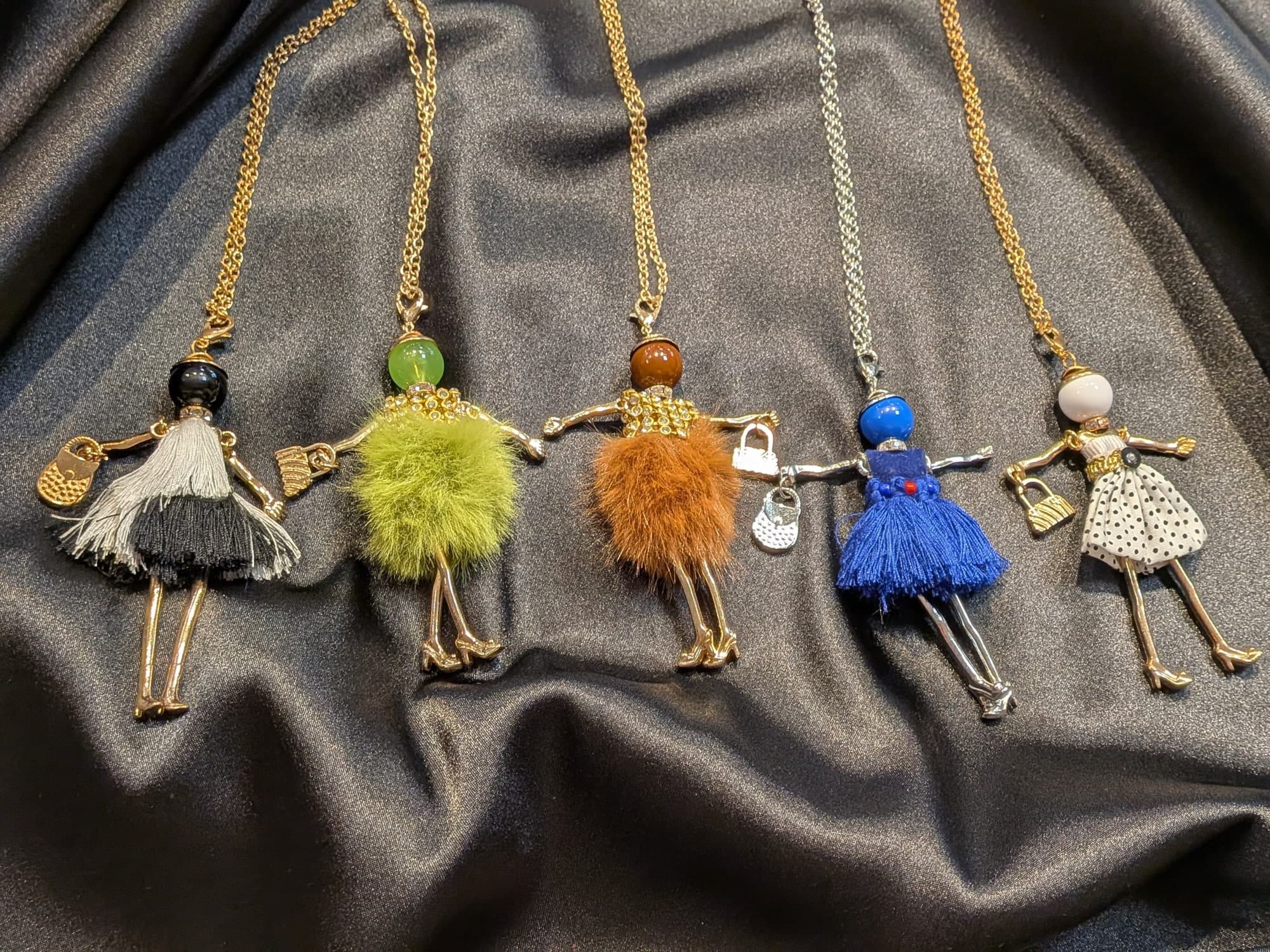 Náhrdelník Dolls